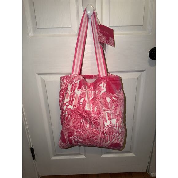 NEW Lilly Pulitzer Beach Towel Tote Palm Beach Resort White Anniversary Print - Picture 9 of 9